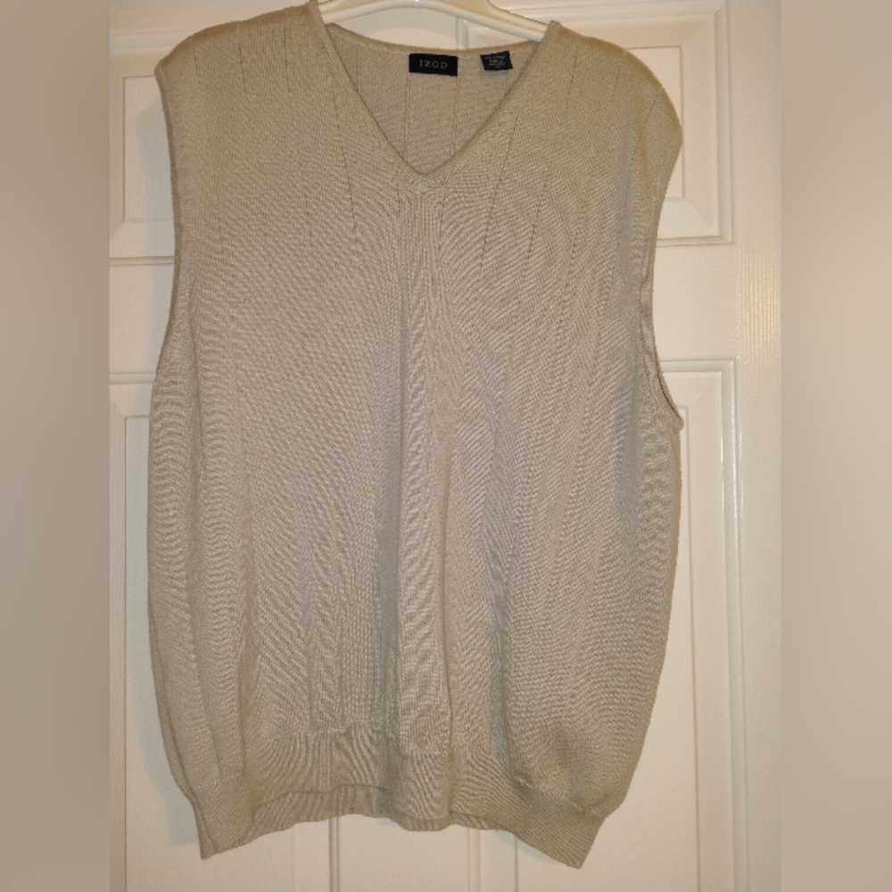 Izod Men's Beige V-Neck Sweater Vest